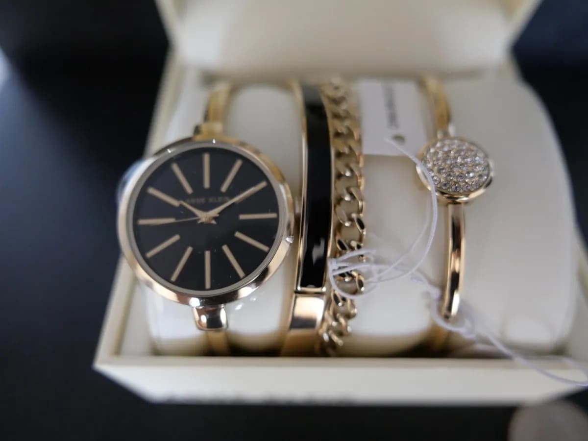 Zegarek damski Anne Klein Swarovski Crystal – elegancja i styl w jednym
