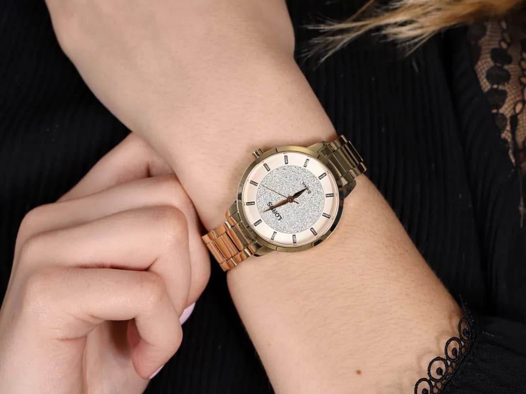 Zegarki Lorus damskie złote - elegancja i styl dla każdej kobiety