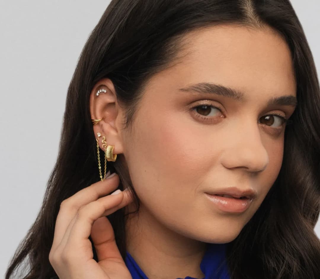 Ile mm ma kolczyk do ucha? Oto wymiary dla różnych przekłuć