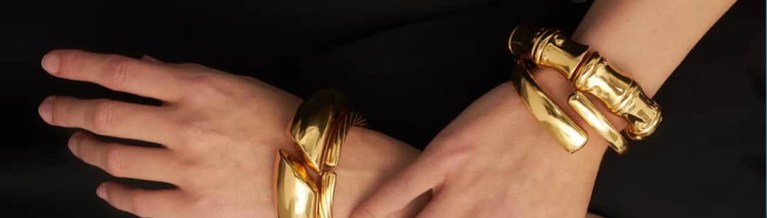 Na której ręce nosi się bransoletkę? Odkryj symbolikę i znaczenie