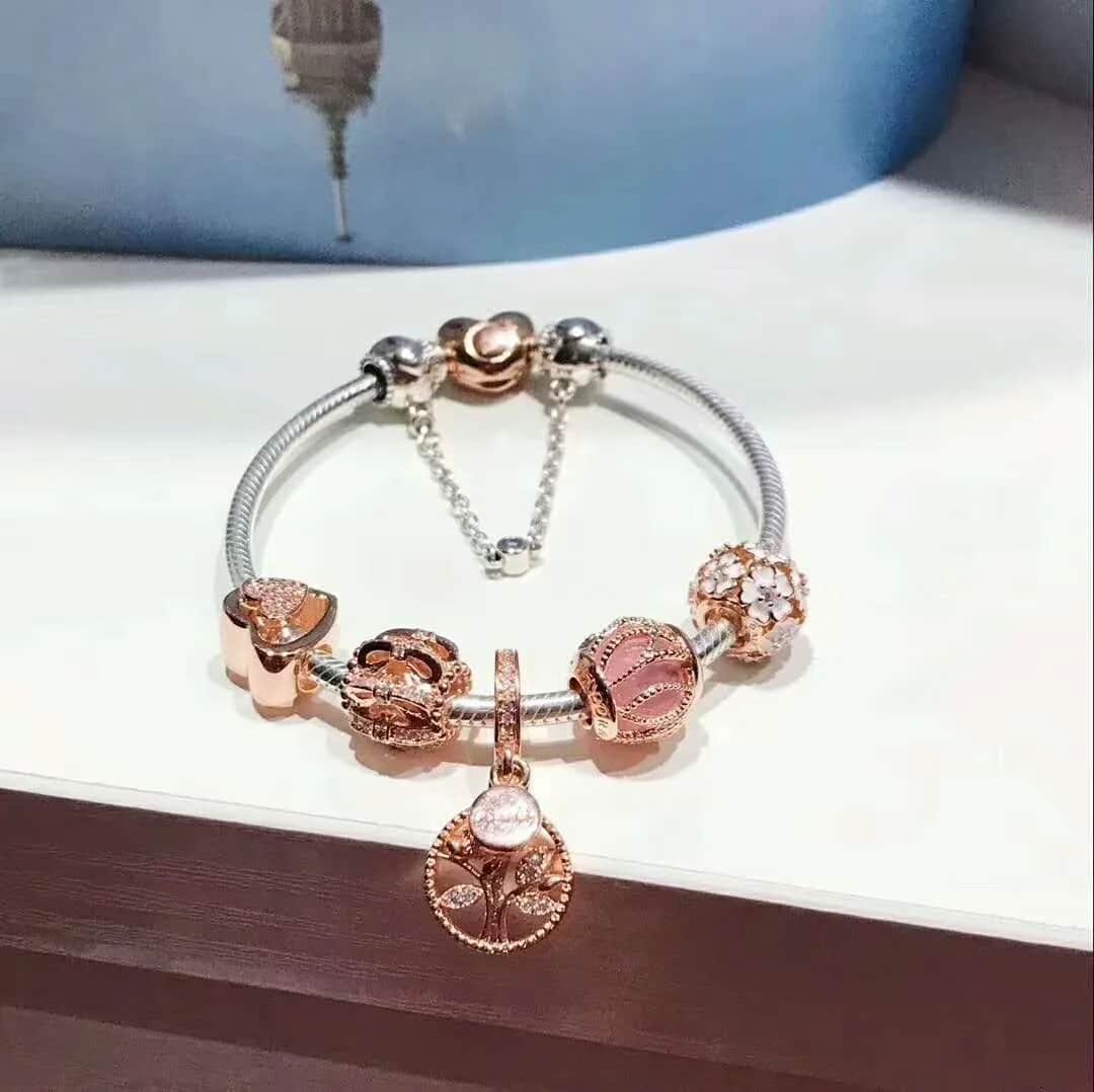 Ile kosztuje bransoletka Pandora? Sprawdź ceny i promocje teraz