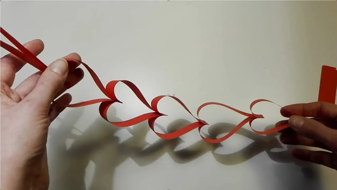 Jak zrobić naszyjnik z papieru - proste kroki, które zaskoczą każdego