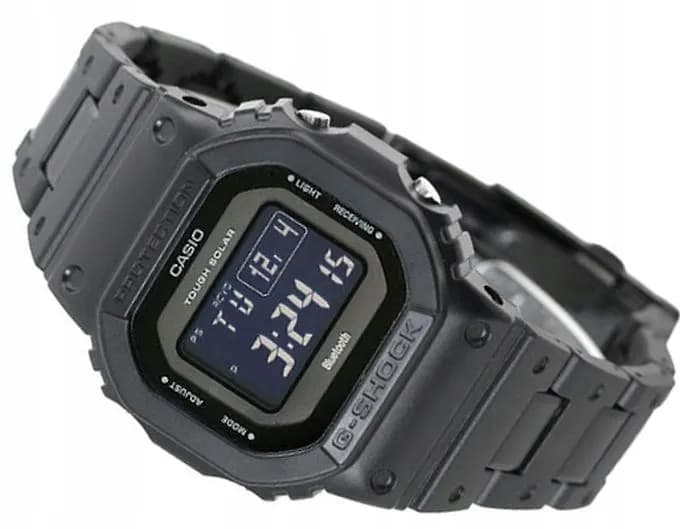 Zegarek męski sterowany radiowo – idealny wybór dla podróżników