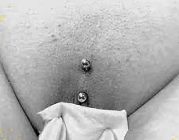 Kolczyk christina gdzie - poznaj jego lokalizację i szczegóły przekłucia