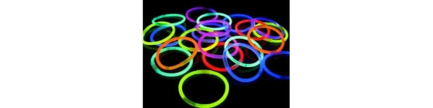 Jak sprawić, żeby bransoletki świecące w ciemności znów świeciły