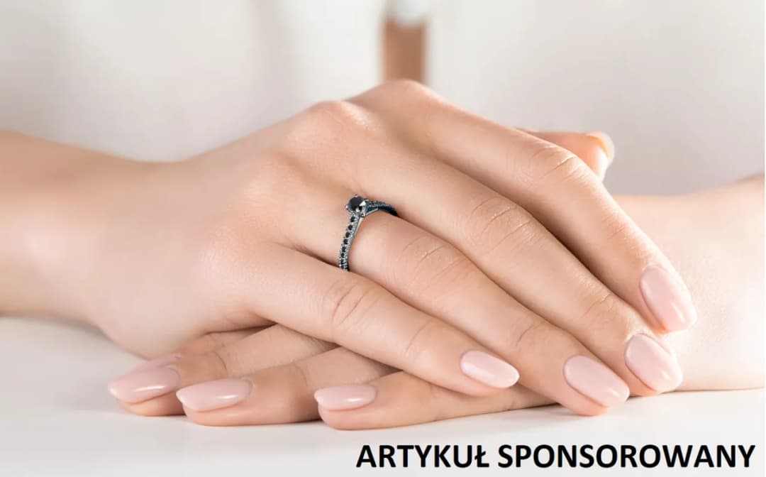 Jak dobrać obrączkę do pierścionka zaręczynowego, by uniknąć błędów?