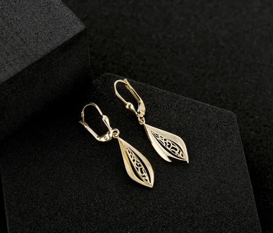 Ile kosztują kolczyki ze złota? Sprawdź, co wpływa na ceny