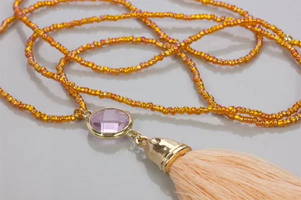 Jak zrobić naszyjnik z kryształem - krok po kroku w prosty sposób