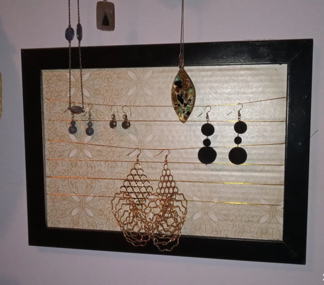 Jak zrobić wieszak na kolczyki - kreatywne pomysły DIY, które zaskoczą