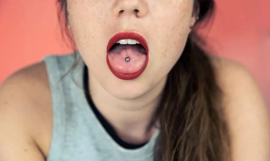 Kolczyk w języku jak się nazywa? Odkryj różne typy i ich cechy