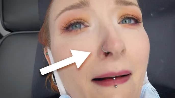 Jak ukryć kolczyk w nosie? Skuteczne sposoby na dyskrecję