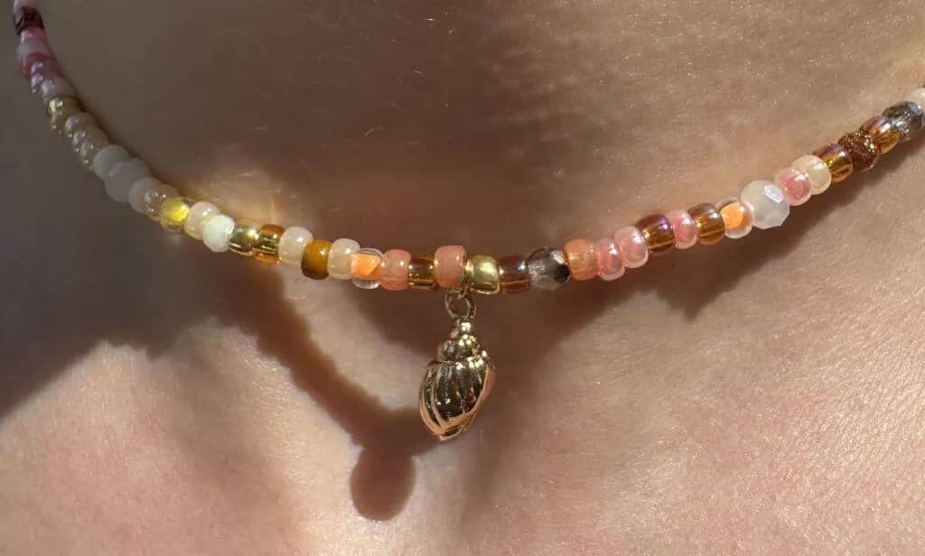 Jak zrobić naszyjnik z krwią - bezpieczne metody i alternatywy