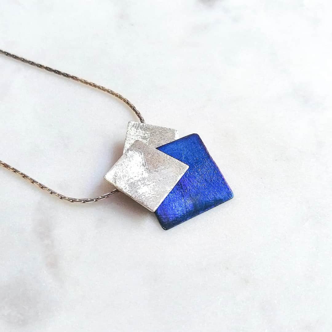 Naszyjnik jak typ wybrzeża: odkryj tajemnice riwiera w biżuterii