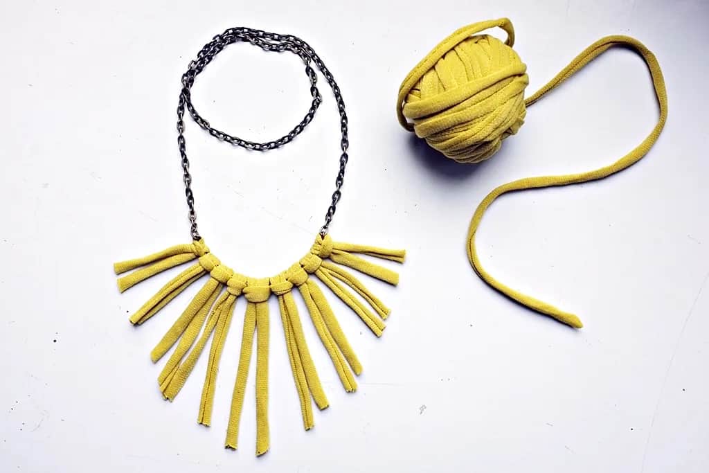 Jak zrobić naszyjnik dzianinowy w prosty sposób – stwórz unikalną biżuterię