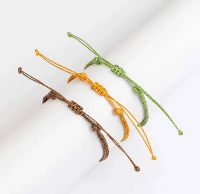 Jak regulować bransoletki sznurkowe, aby uniknąć niewygodnego dopasowania