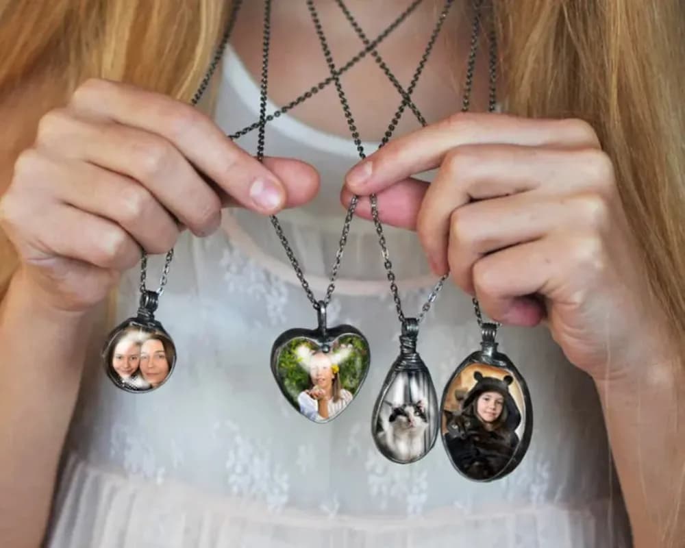 Jak zrobić wisiorek ze zdjęciem - proste sposoby na wyjątkową biżuterię