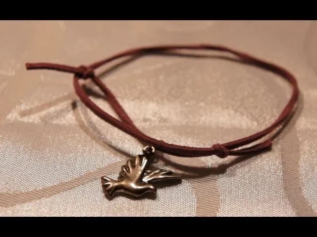 Jak zakładać bransoletkę lilou na wstążce, aby idealnie pasowała