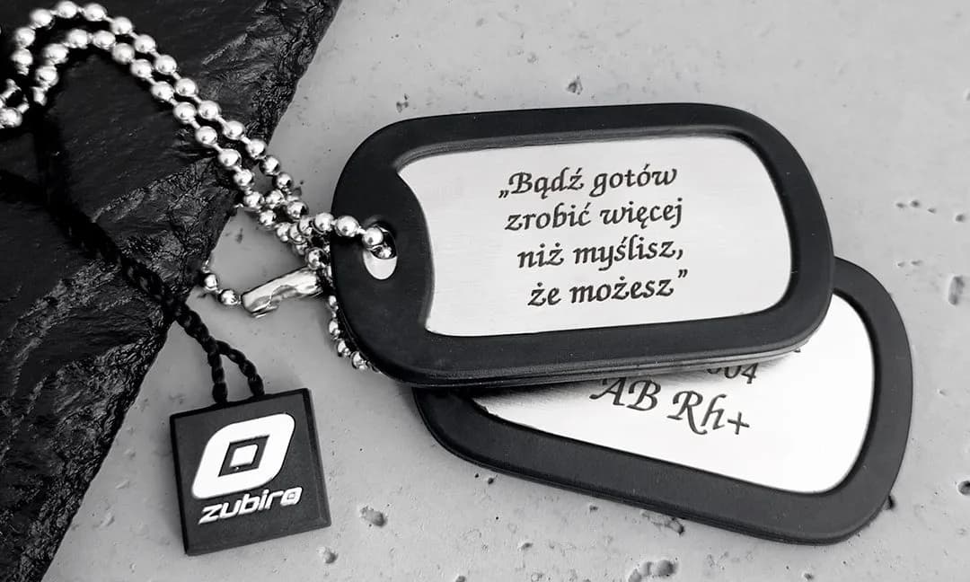 Jaki naszyjnik dla mężczyzny? Wybierz idealny styl na każdą okazję