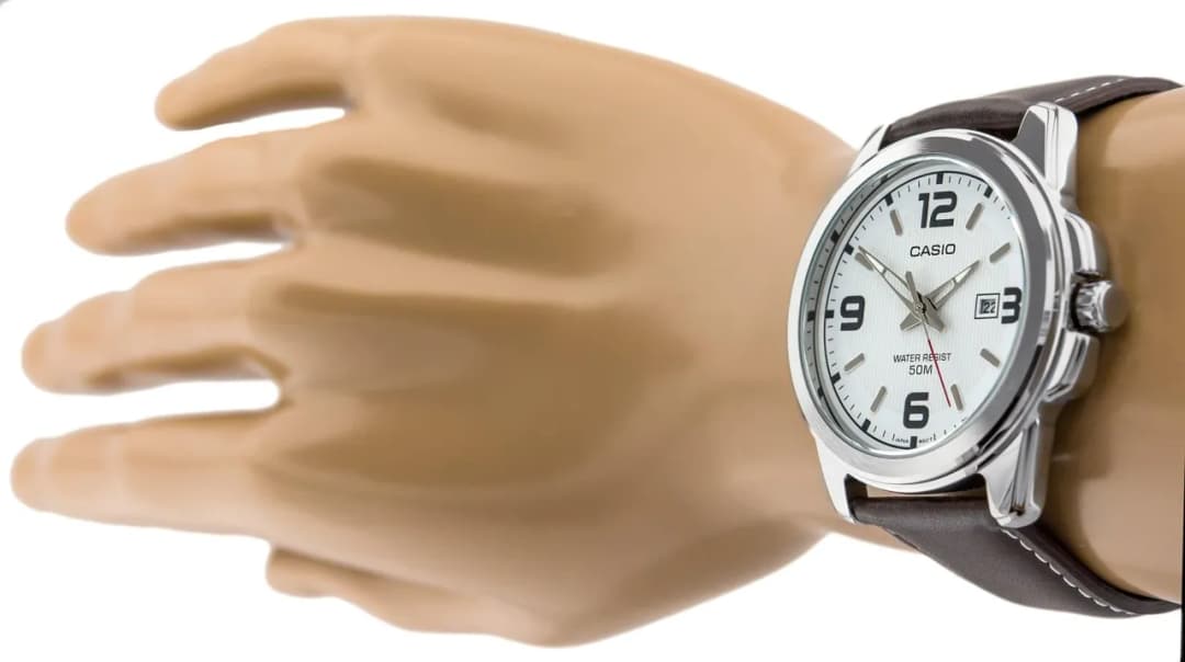 Zegarek męski MTP-1314L-7AVEF: Kluczowe cechy i opinie użytkowników