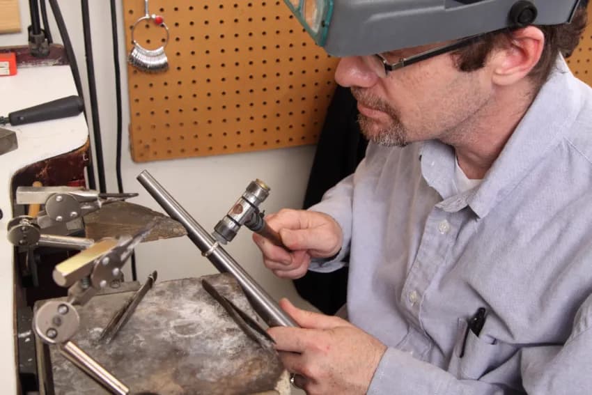 Ile trwa powiększenie obrączki? Poznaj czas i czynniki wpływające