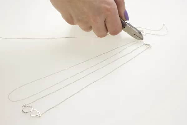 Jak samemu zrobić naszyjnik – proste kroki do stworzenia własnej biżuterii