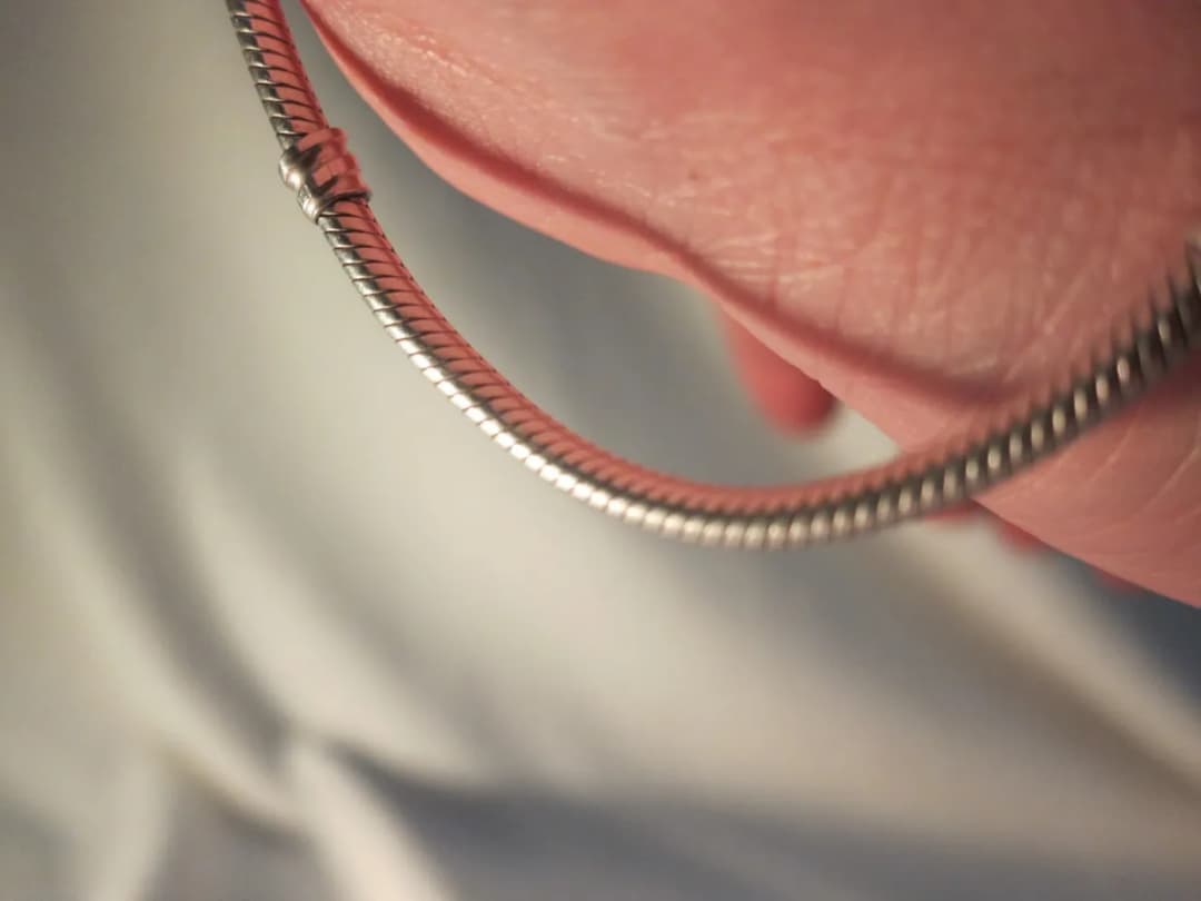 Jak dobrać rozmiar bransoletki Pandora, aby uniknąć niewygodnego dopasowania