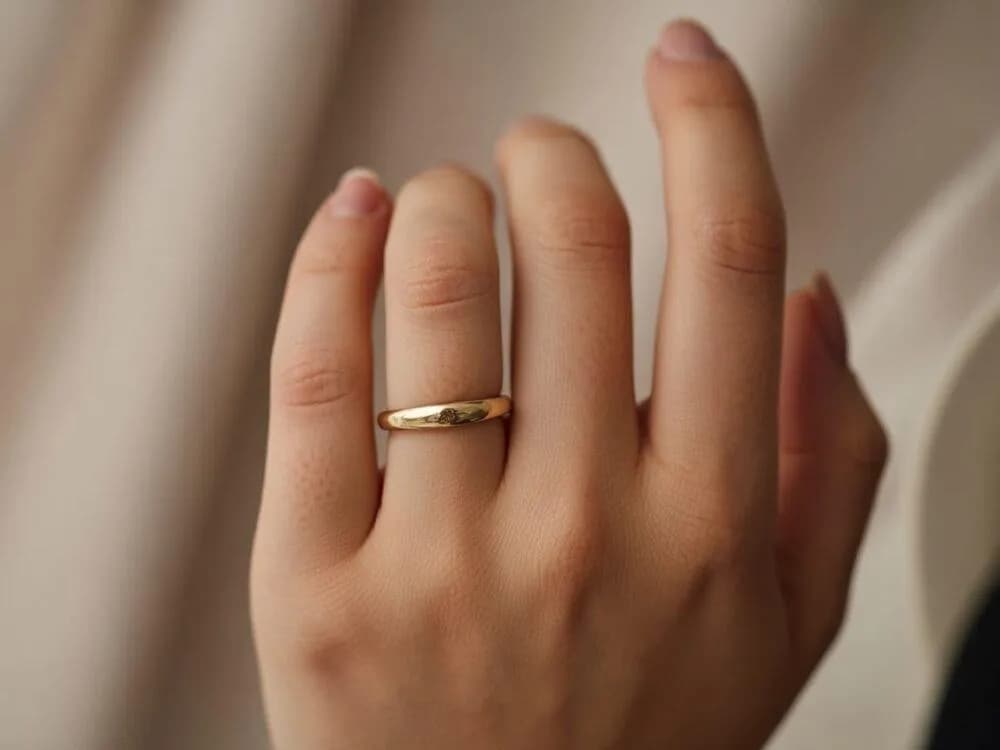 Na który palec zakłada się obrączkę? Odkryj tradycje i znaczenie